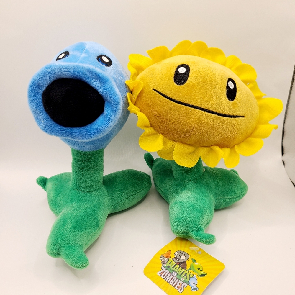 PVZ Plants vs Zombies Snow Pea Shooter and Sunflower plushies EUC